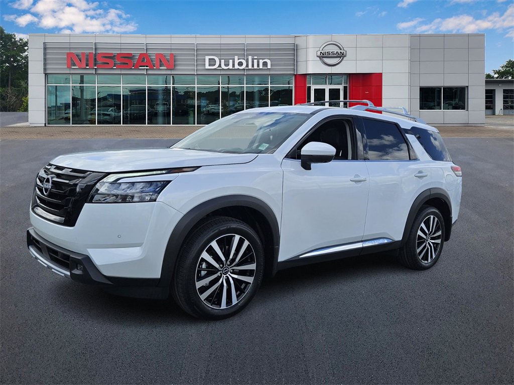 New 2025 Nissan Pathfinder Platinum