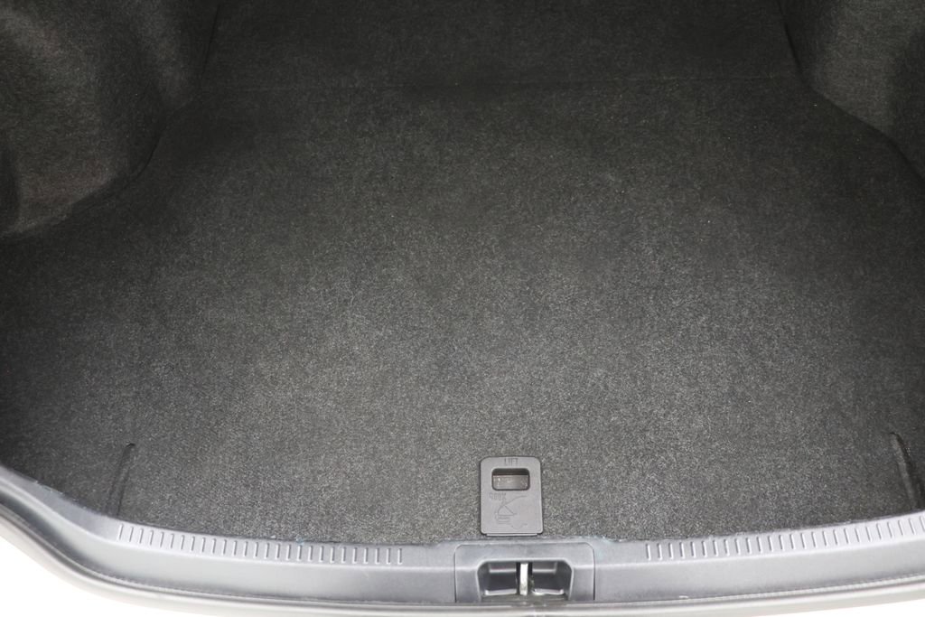 Used 2017 Toyota Camry LE FWD image 25