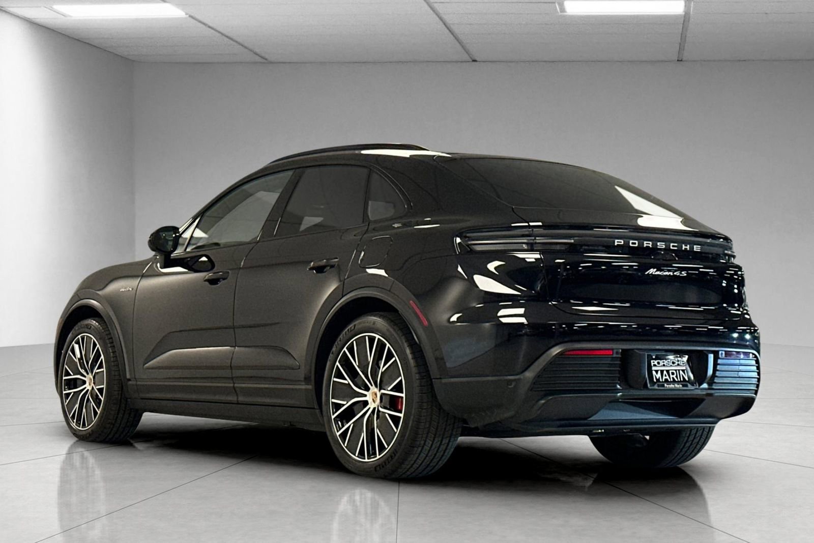 New 2025 Porsche Macan 4S Electric image 3