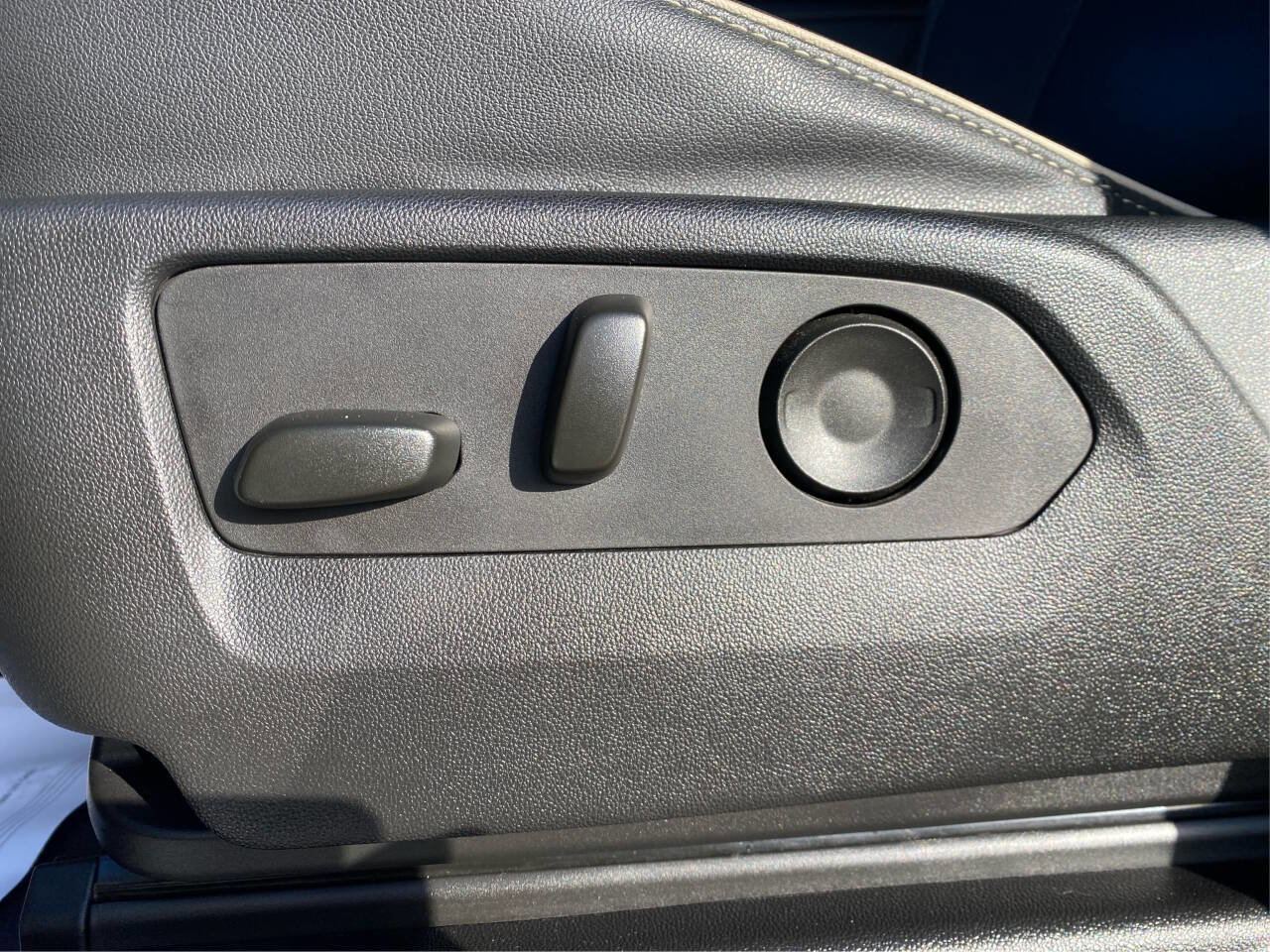 Used 2023 Chevrolet Tahoe Premier image 17