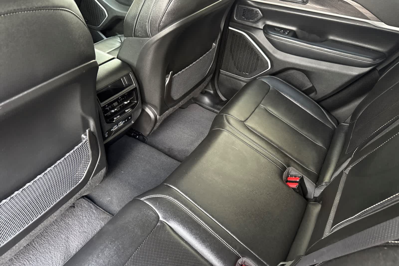 Used 2024 Jeep Grand Cherokee Limited 4xe AWD/4WD image 4