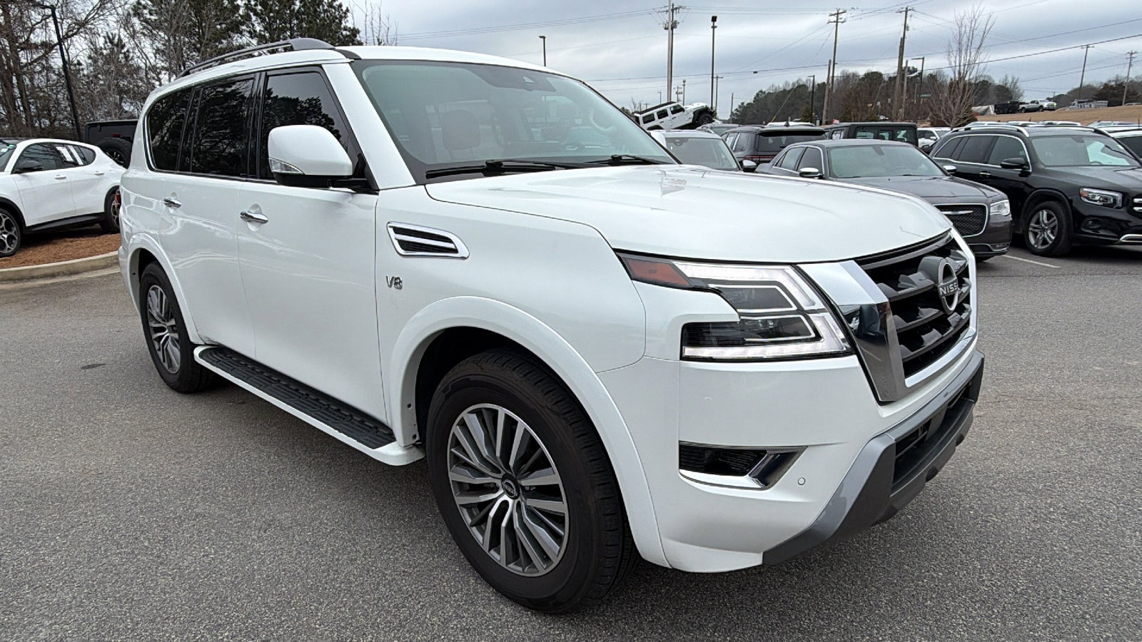Used 2022 Nissan Armada SV w/ SV Appearance Package image 5
