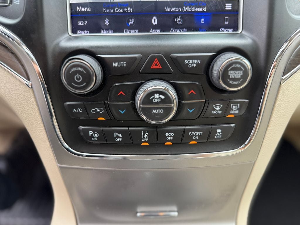 Used 2018 Jeep Grand Cherokee Overland AWD/4WD image 26