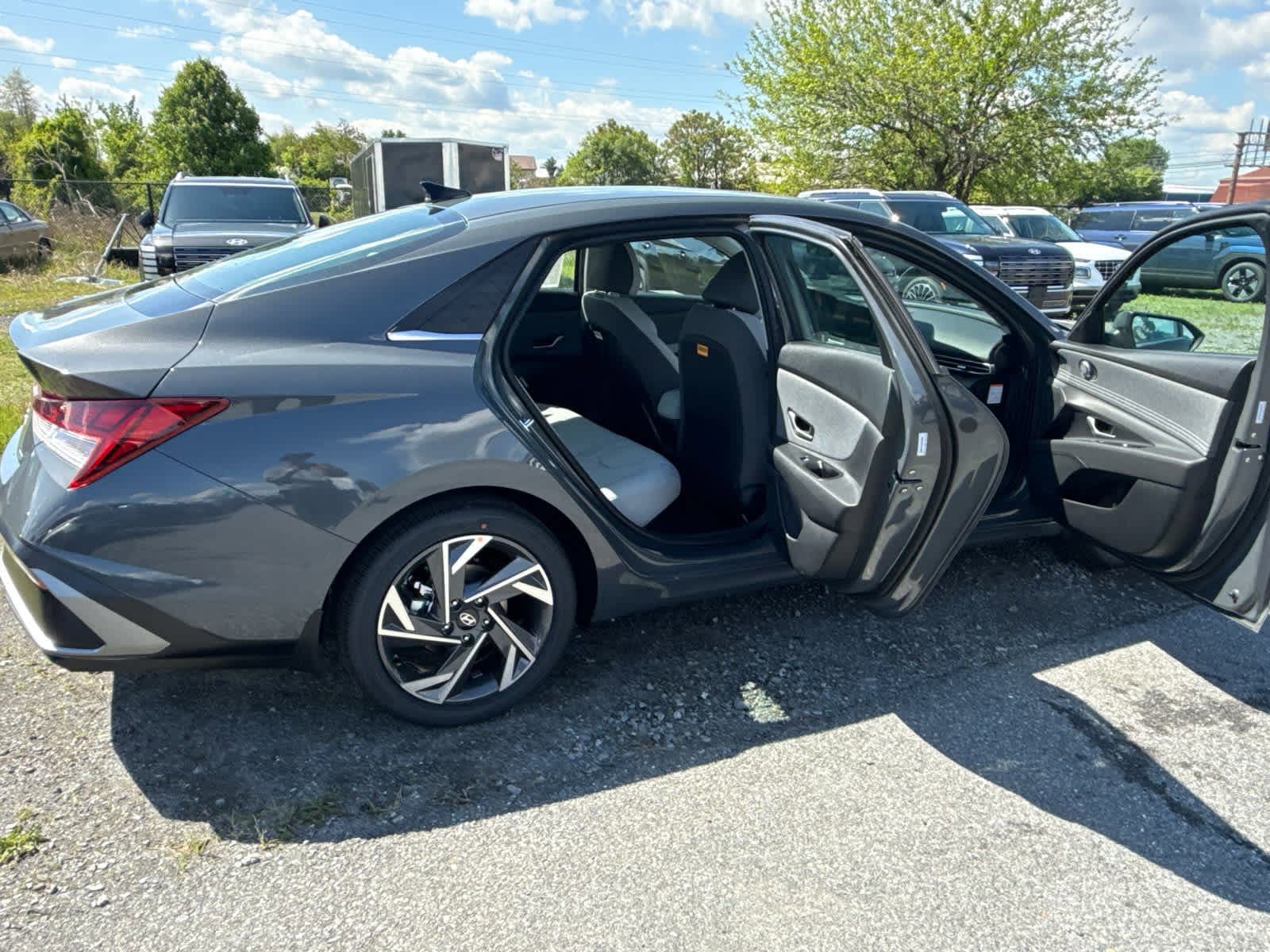 New 2026 Hyundai Elantra Limited FWD image 32