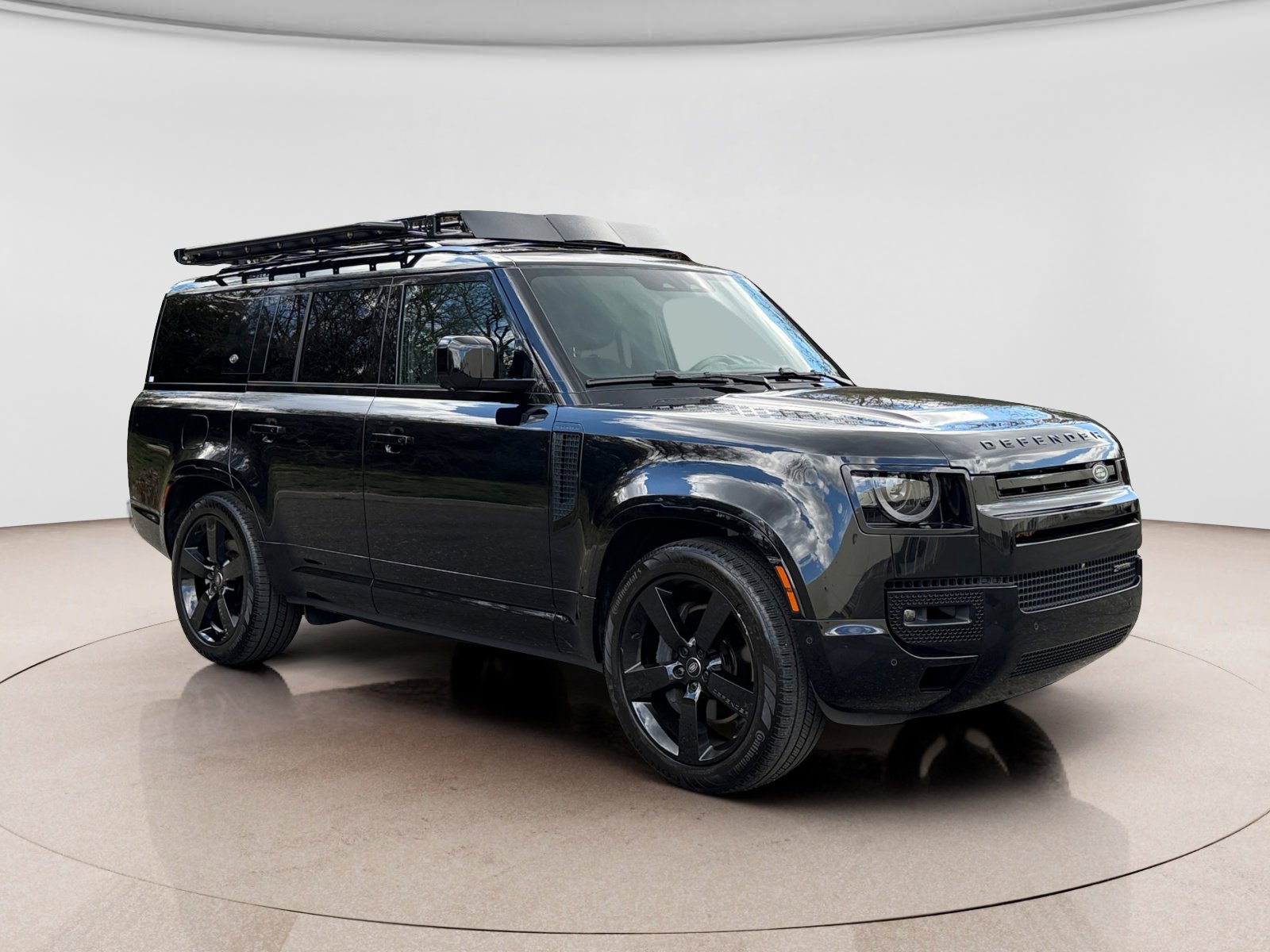 Used 2023 Land Rover Defender 130 X-Dynamic SE image 7