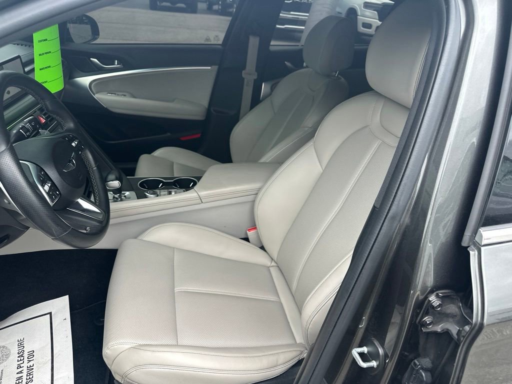 Used 2023 Genesis G70 2.0T RWD image 9