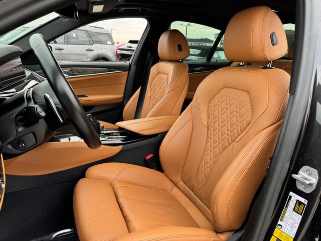 Used 2023 BMW 530e w/ M Sport Package image 14