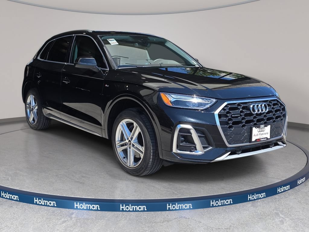 Used 2024 Audi Q5 e Premium w/ Convenience Package AWD/4WD image 3