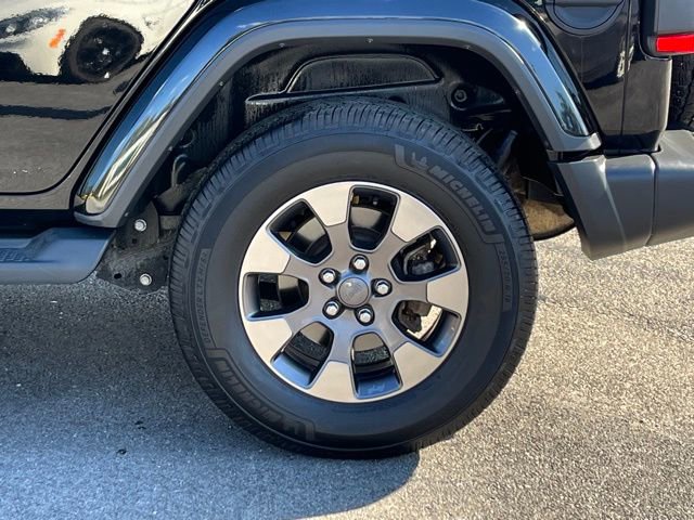 Used 2018 Jeep Wrangler Unlimited Sahara w/ Dual Top Group image 10