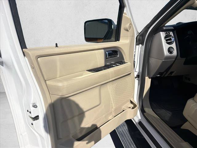 Used 2017 Ford Expedition EL Limited w/ Equipment Group 301A AWD/4WD image 9