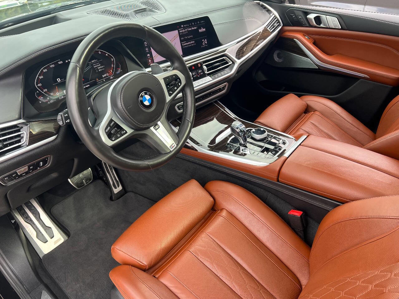 Used 2021 BMW X7 M50i w/ Executive Package image 16