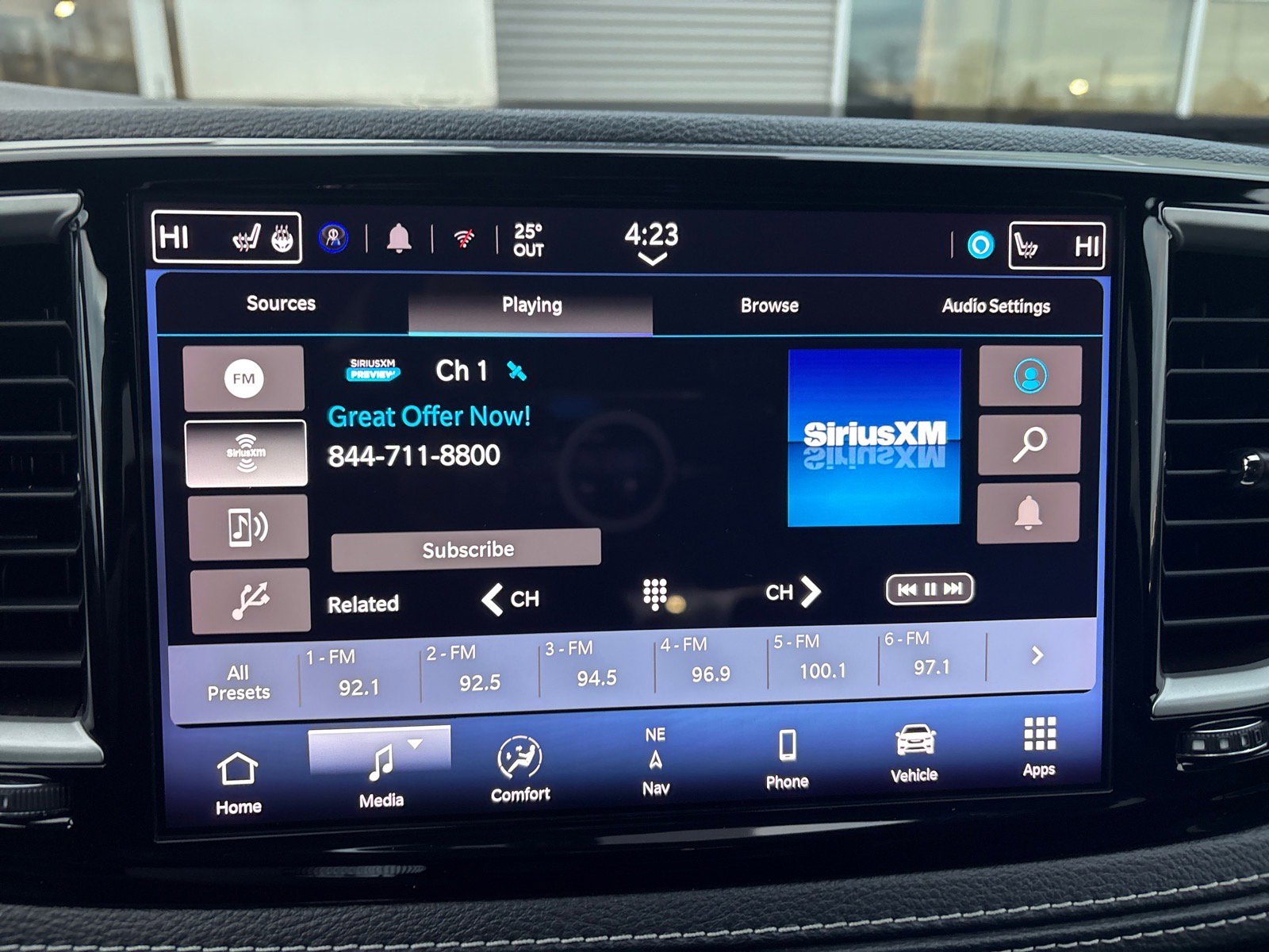Used 2024 Chrysler Pacifica Select FWD image 9
