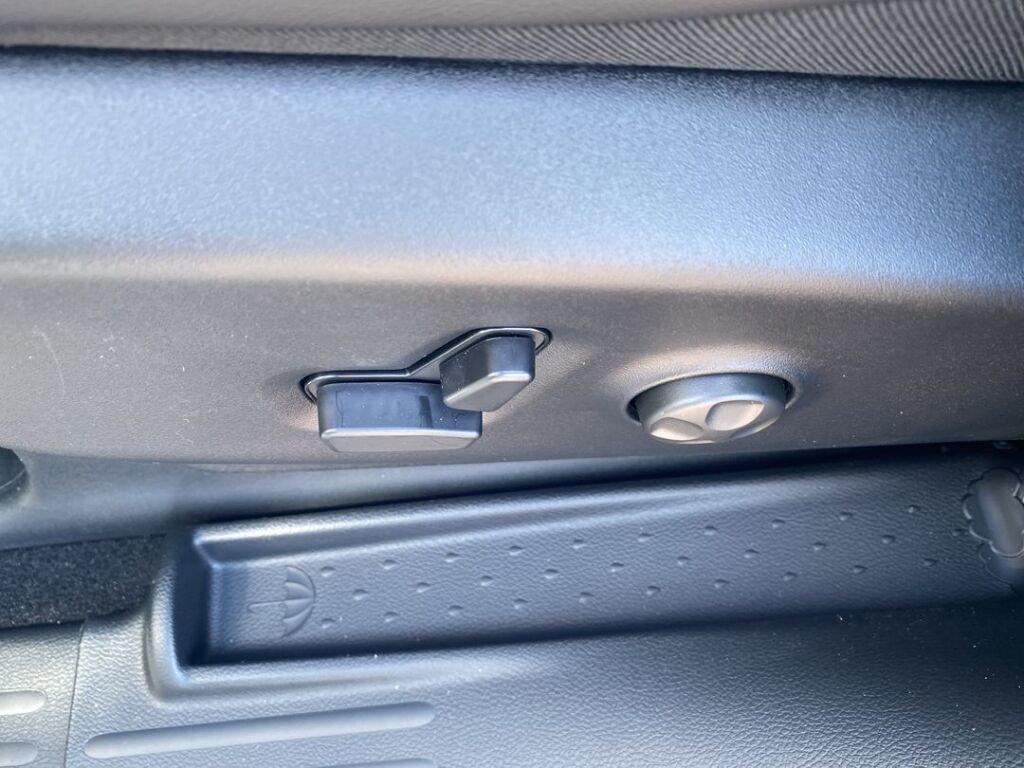 New 2026 Chrysler Pacifica Select image 13