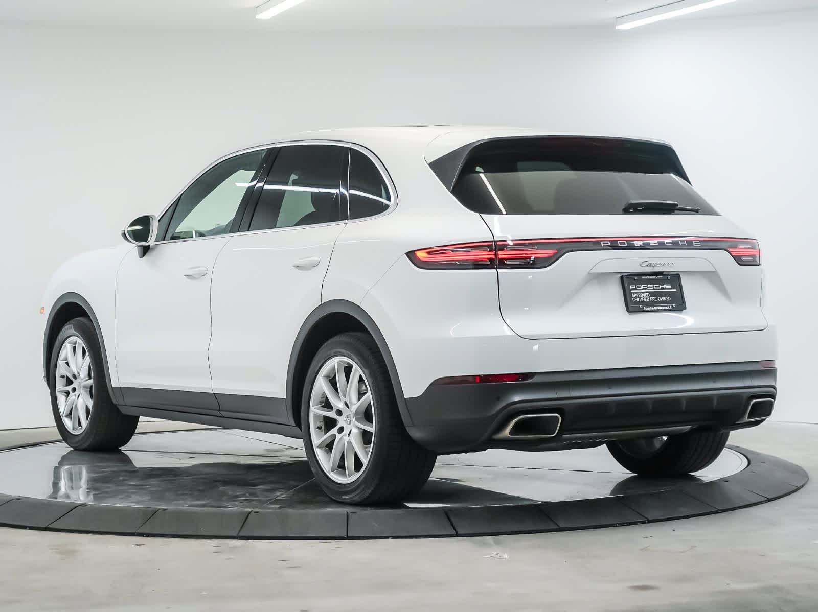 Certified 2023 Porsche Cayenne AWD/4WD image 3