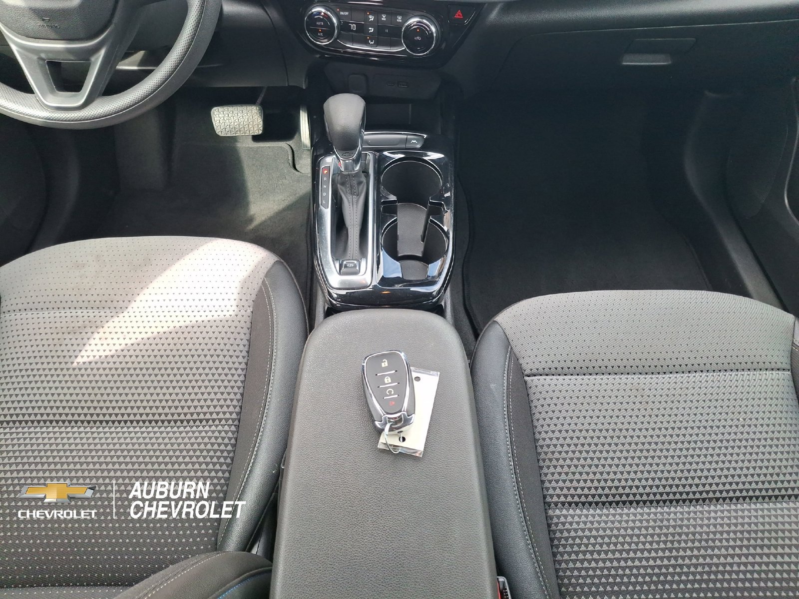 Used 2025 Chevrolet Trax LT FWD image 12