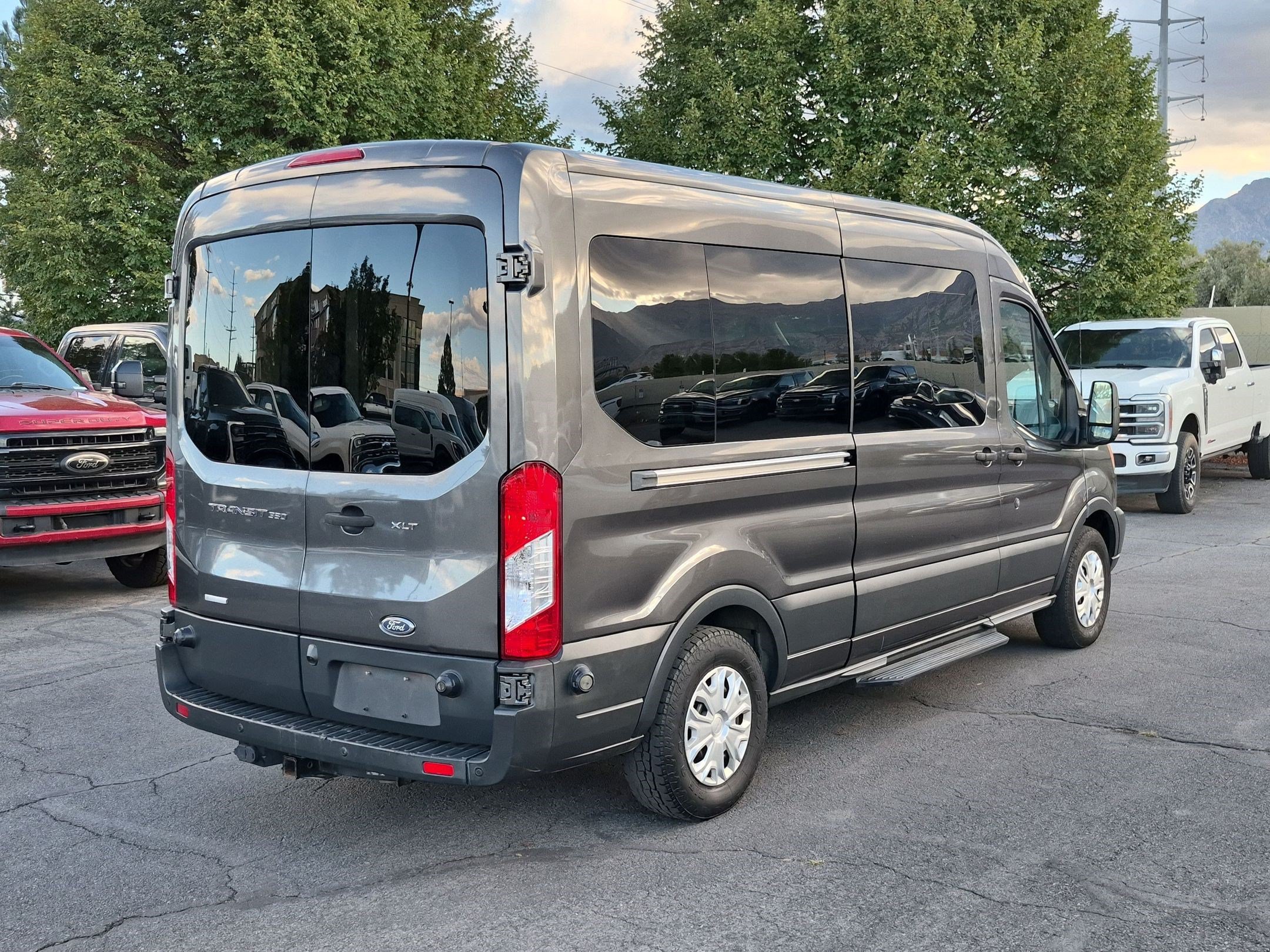 Used 2016 Ford Transit 350 XLT RWD image 3