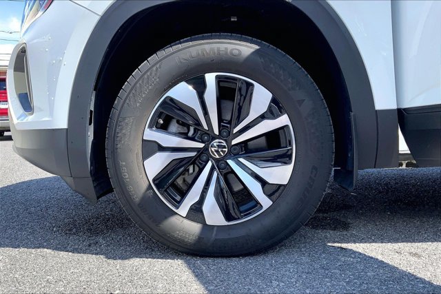 Used 2024 Volkswagen Atlas Cross Sport SE AWD/4WD image 8