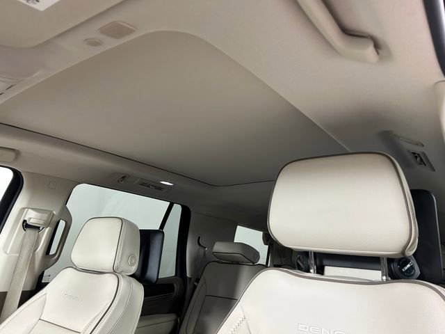 Used 2021 GMC Yukon Denali w/ Denali Premium Package image 13