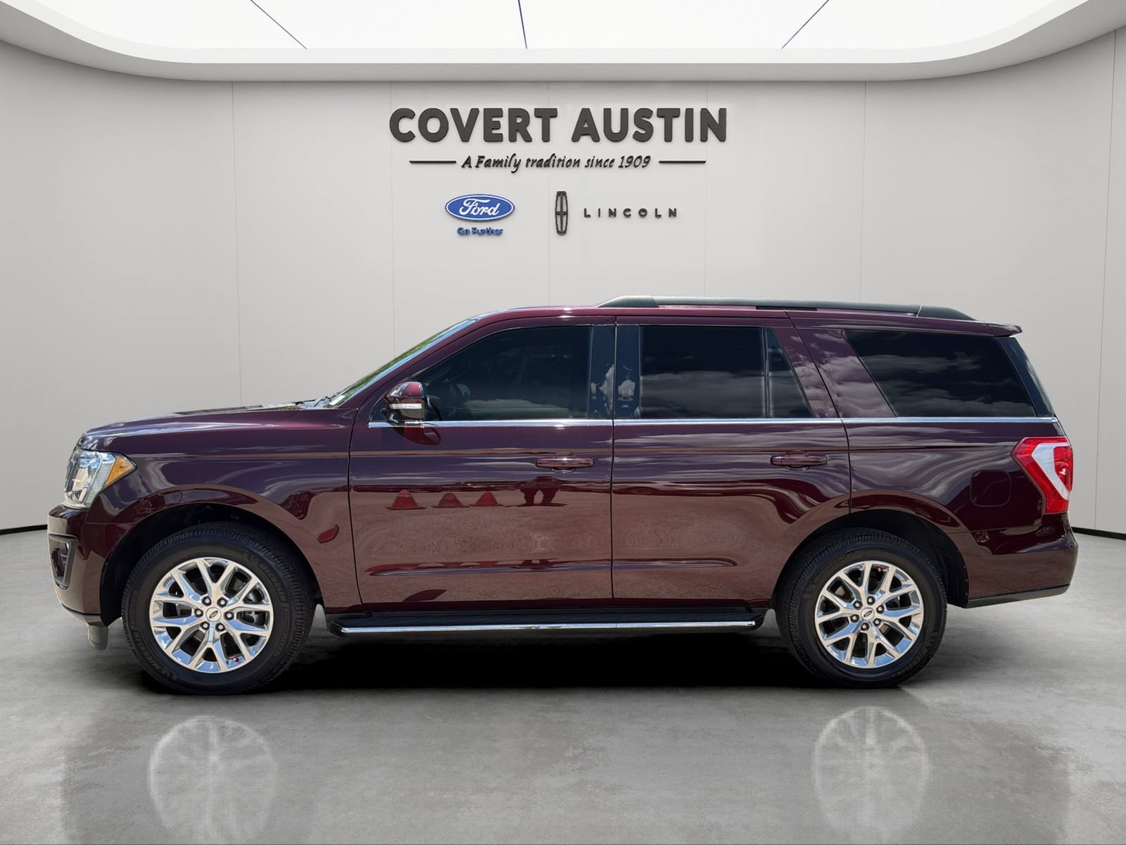 Used 2021 Ford Expedition XLT RWD image 2