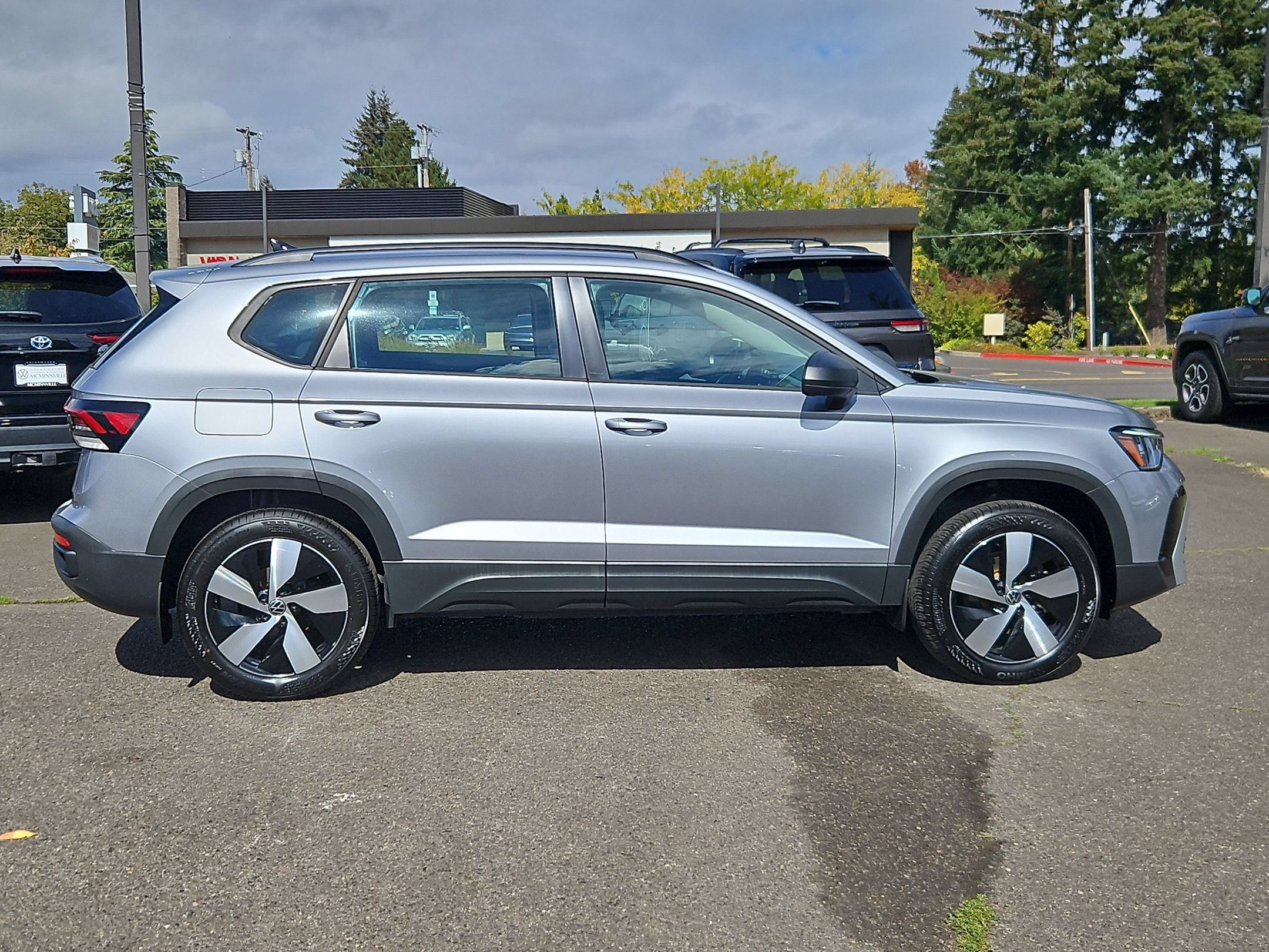Used 2025 Volkswagen Taos S AWD/4WD image 6