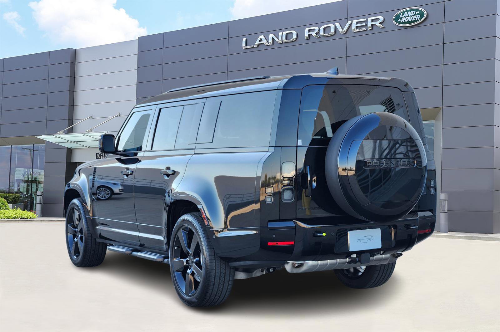 New 2026 Land Rover Defender 130 X-Dynamic SE image 4