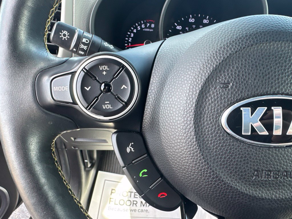 Used 2015 Kia Soul + w/ Primo Package FWD image 23