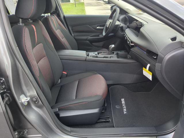New 2026 Nissan Sentra SR w/ Floor Mat Package FWD image 31