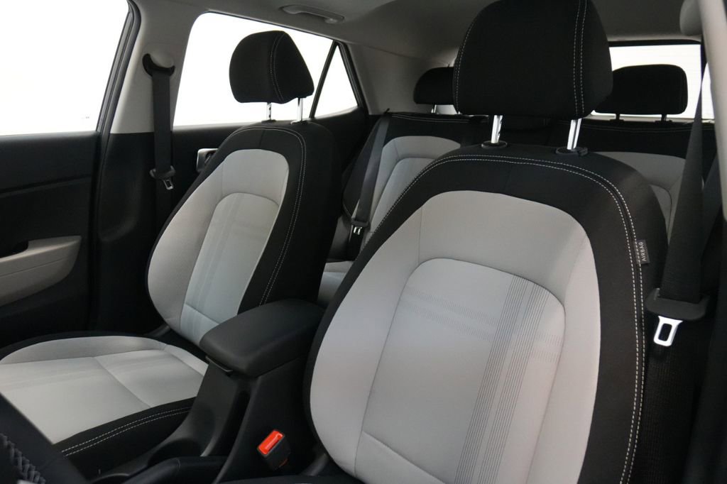 New 2024 Hyundai Venue SEL image 25