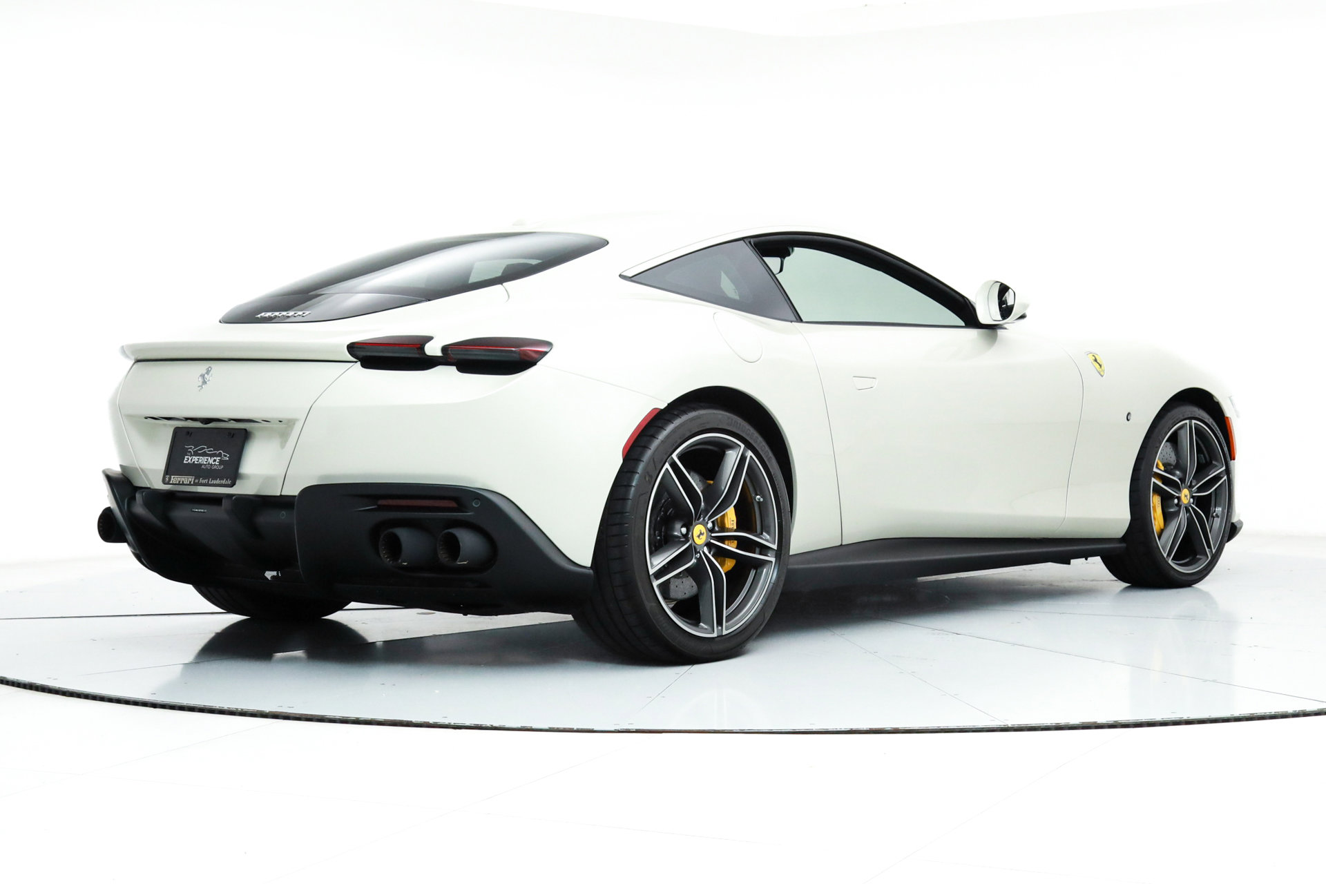 Certified 2023 Ferrari Roma image 3