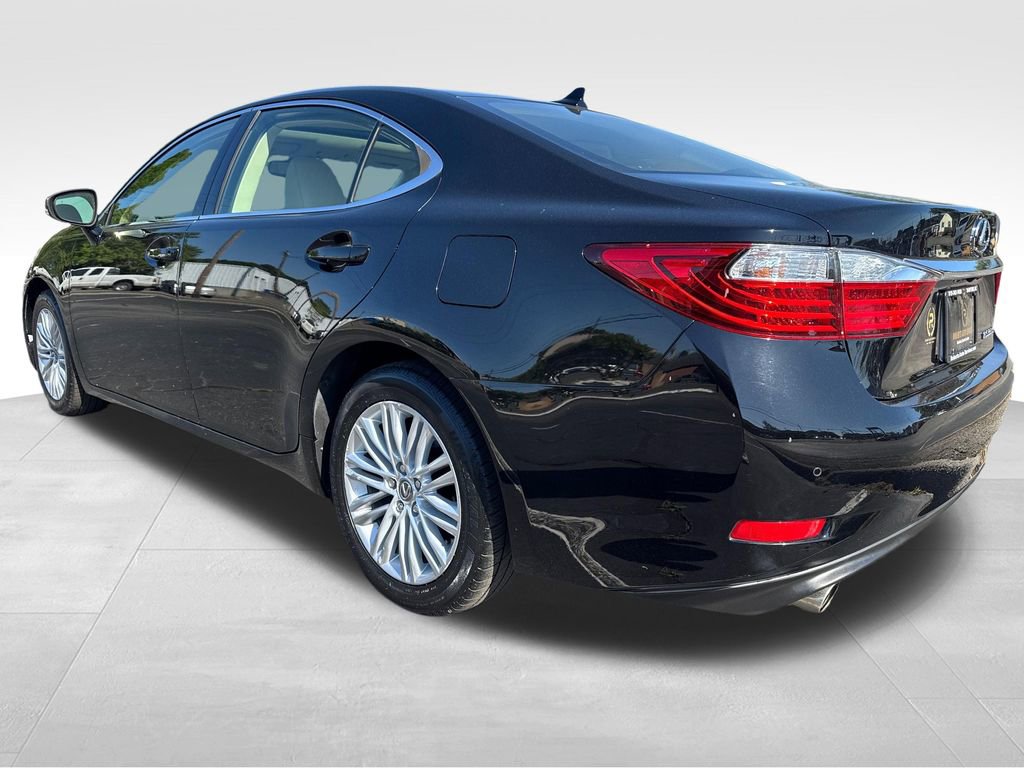 Used 2013 Lexus ES 350 w/ Luxury Pkg FWD image 3