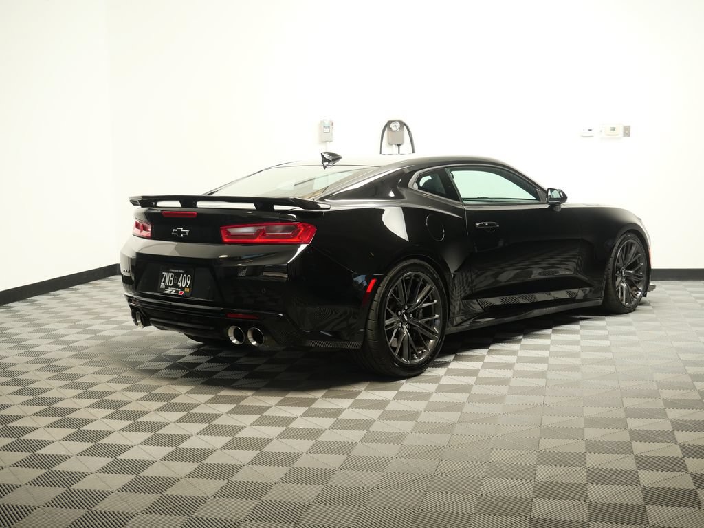 Used 2017 Chevrolet Camaro ZL1 RWD image 8