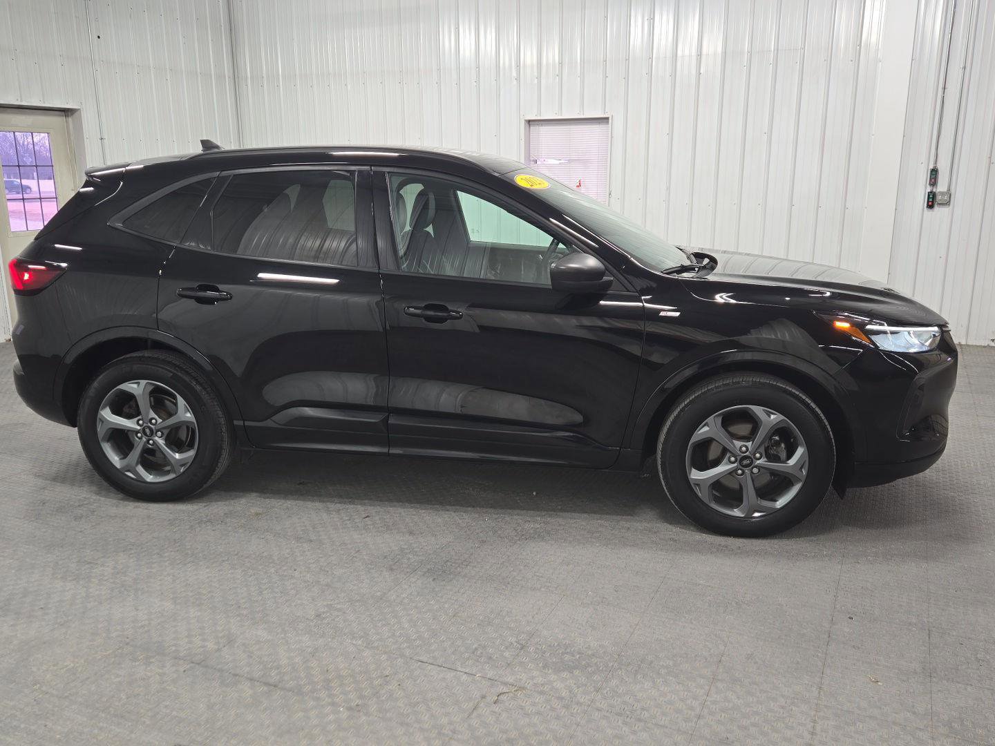 Used 2023 Ford Escape ST-Line image 11