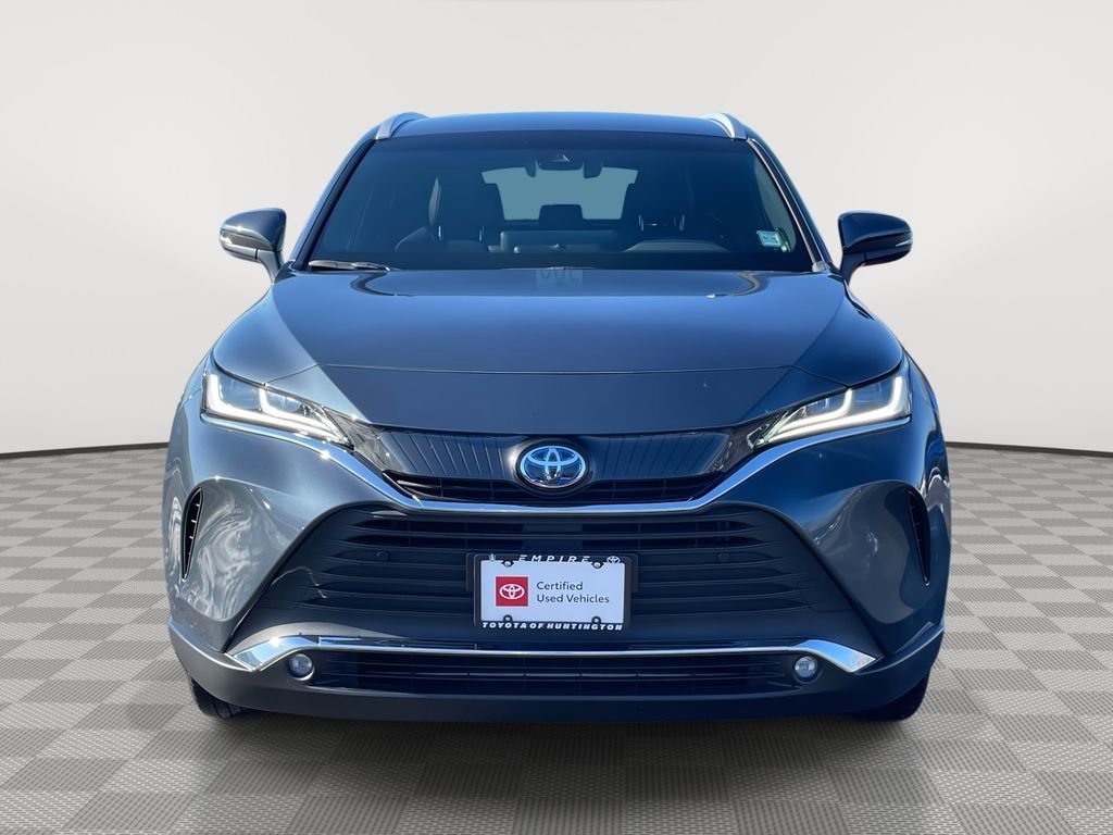 Used 2023 Toyota Venza XLE image 2