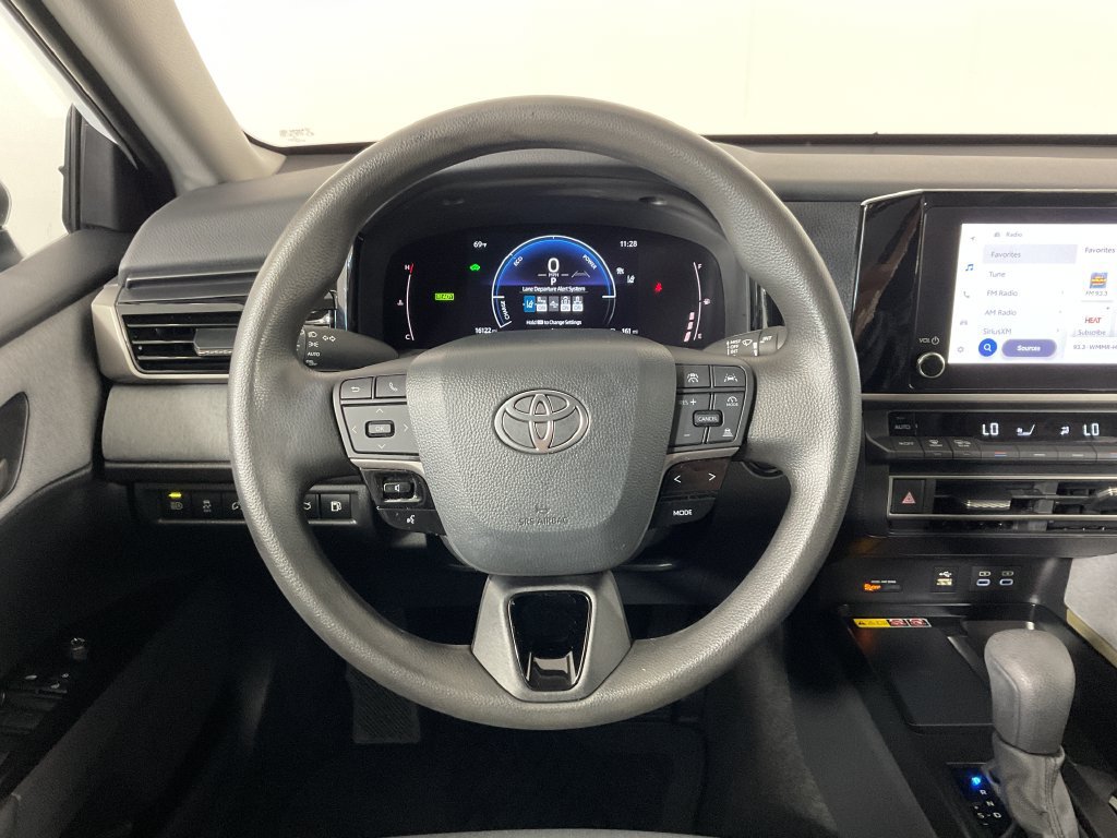 Used 2025 Toyota Camry LE FWD image 12