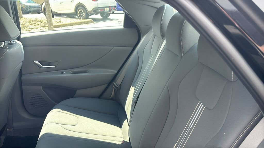 Used 2023 Hyundai Elantra SEL FWD image 29