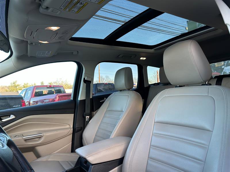 Used 2019 Ford Escape SEL image 35