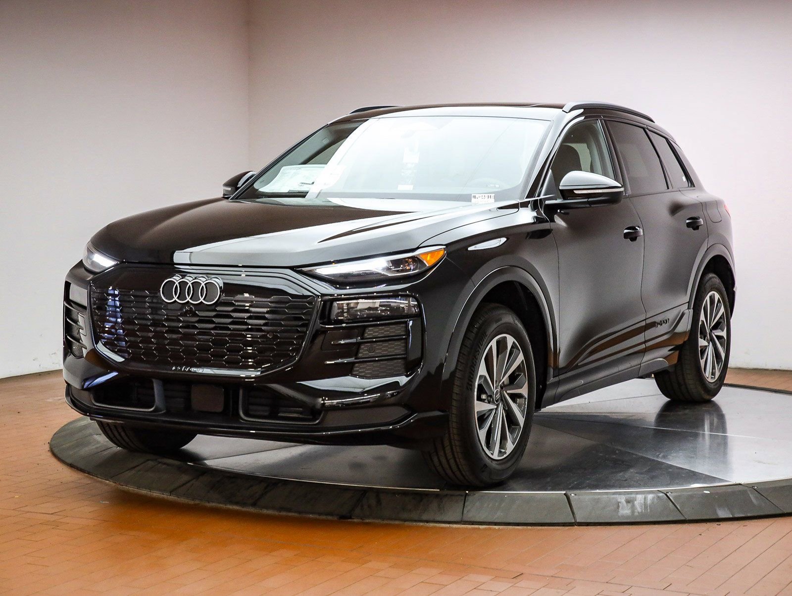 New 2025 Audi Q6 e-tron Premium AWD/4WD image 2