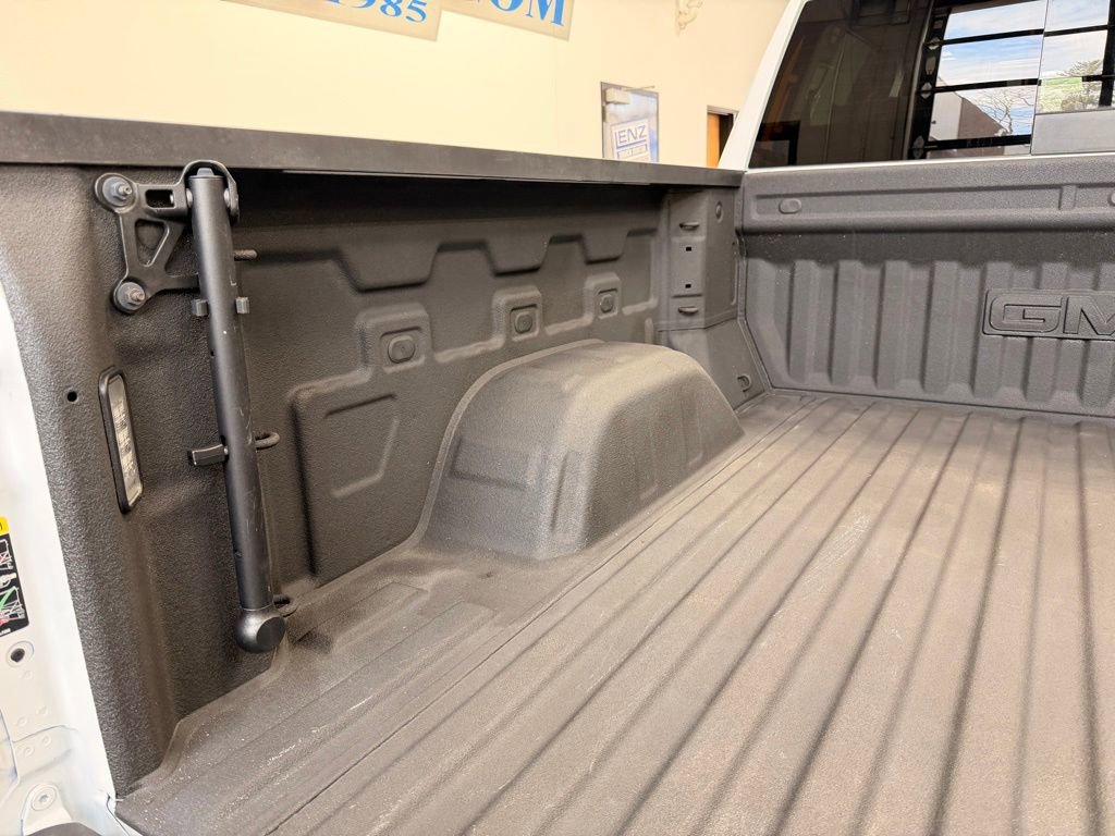 Used 2024 GMC Sierra 1500 SLE w/ Preferred Package image 10