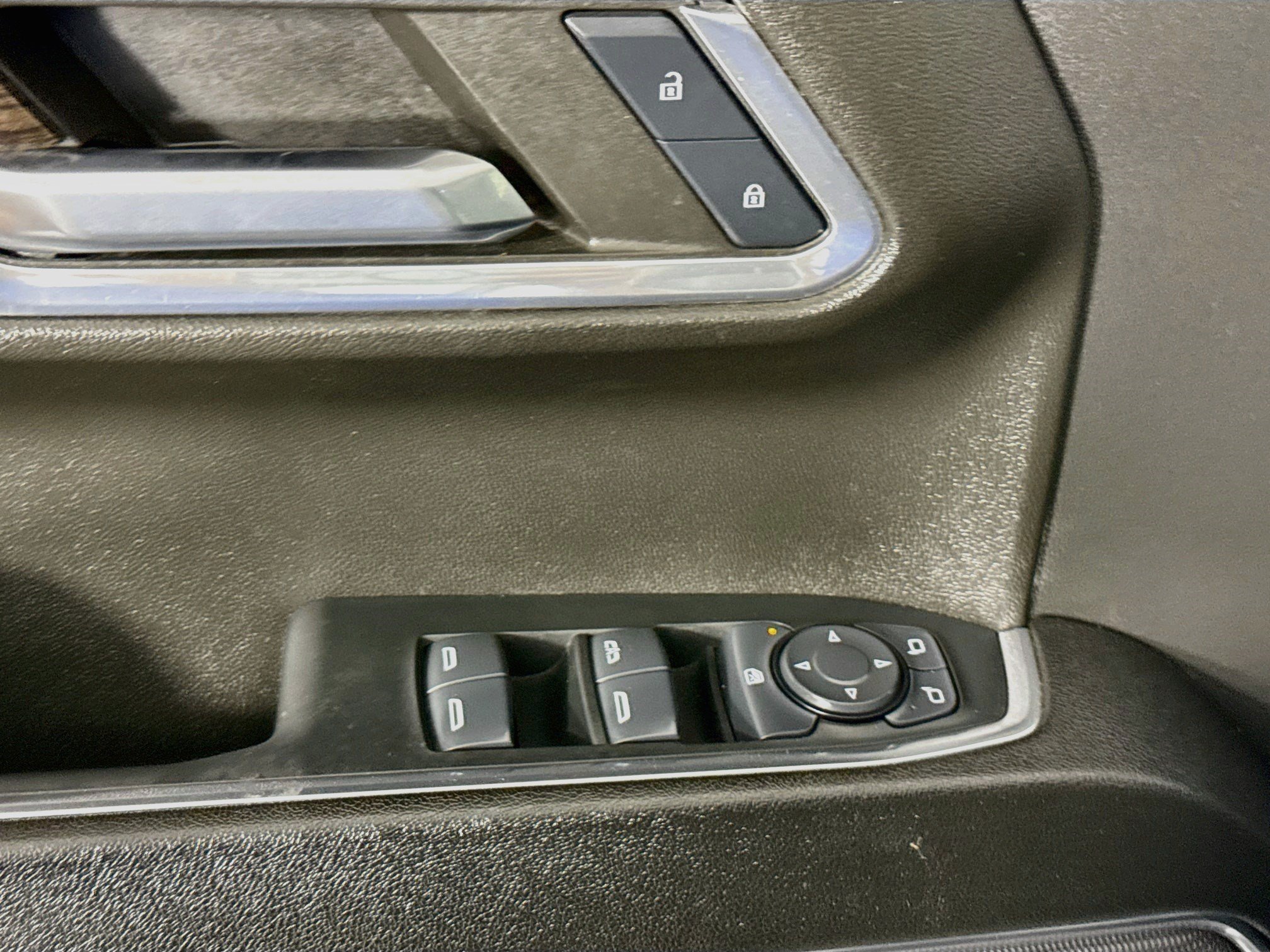Used 2024 Chevrolet Silverado 1500 LT RWD image 23