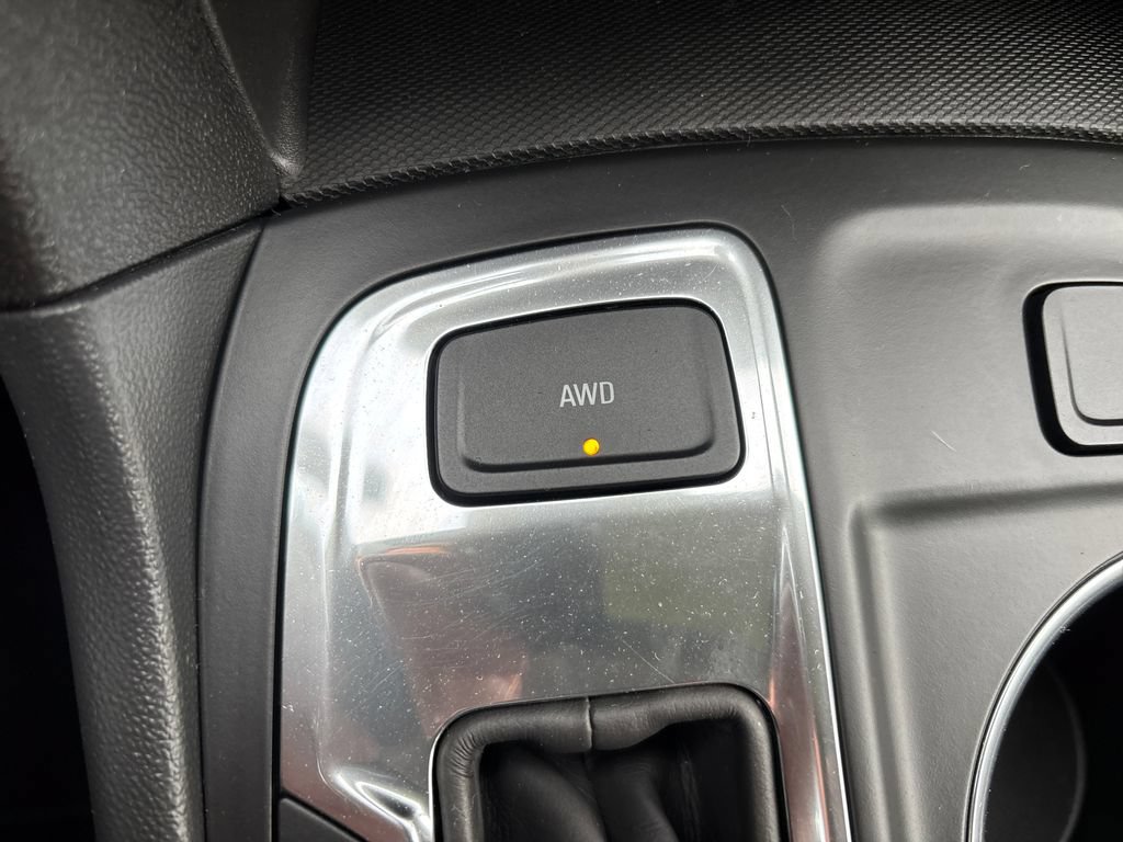 Certified 2024 Chevrolet Equinox LT w/ LPO, Floor Liner Package AWD/4WD image 15
