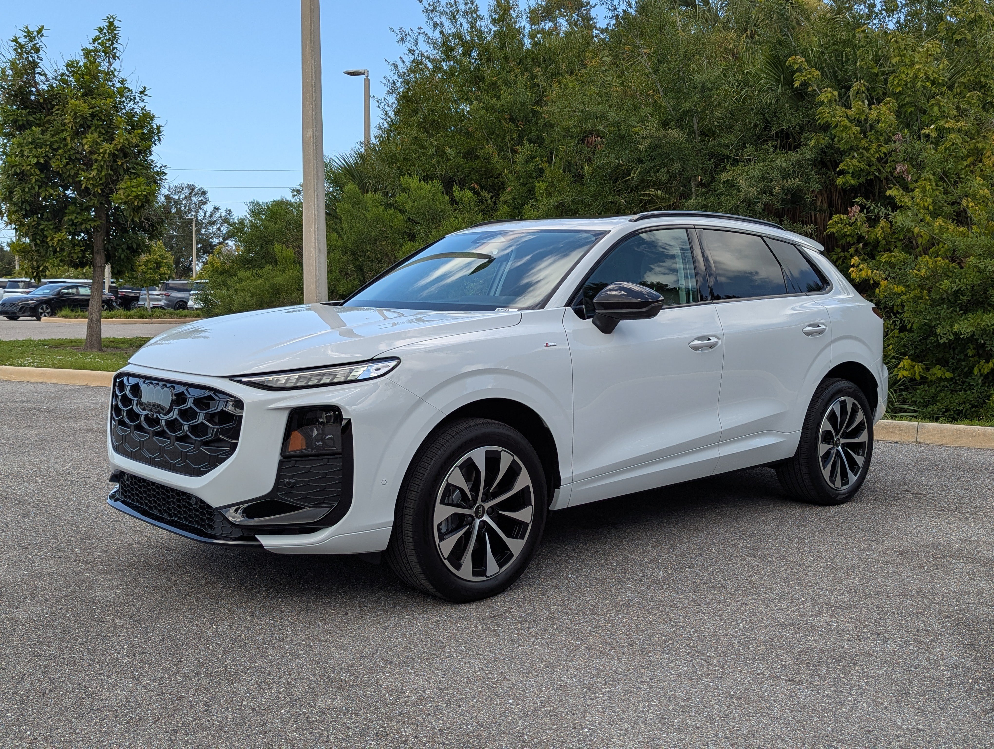 New 2026 Audi Q3 quattro 2.0T AWD/4WD image 3