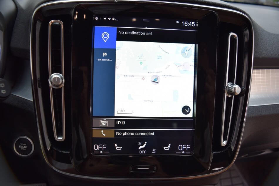 Used 2020 Volvo XC40 T5 Momentum w/ Protection Package Premier image 61