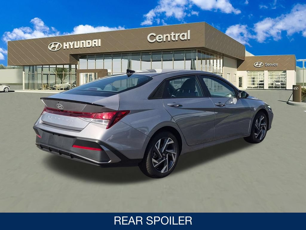 Certified 2025 Hyundai Elantra Sport FWD image 8