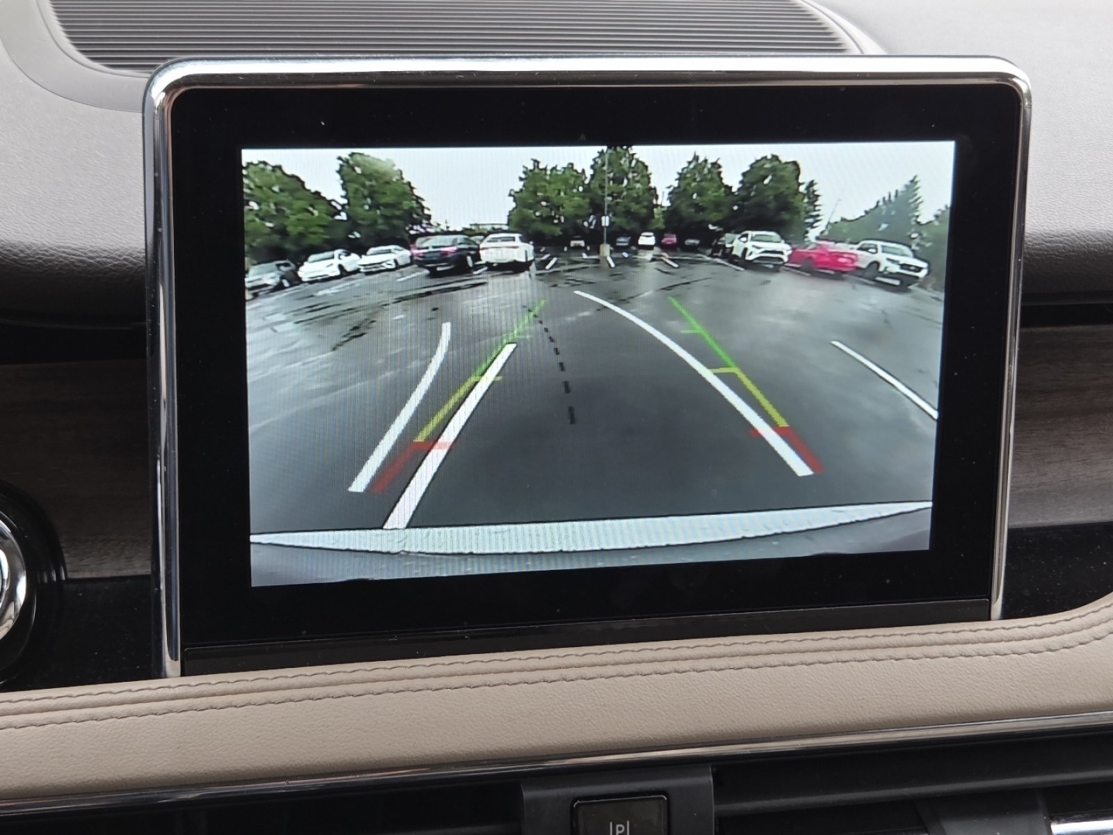 Used 2022 Lincoln Corsair Reserve w/ Elements Package FWD image 12