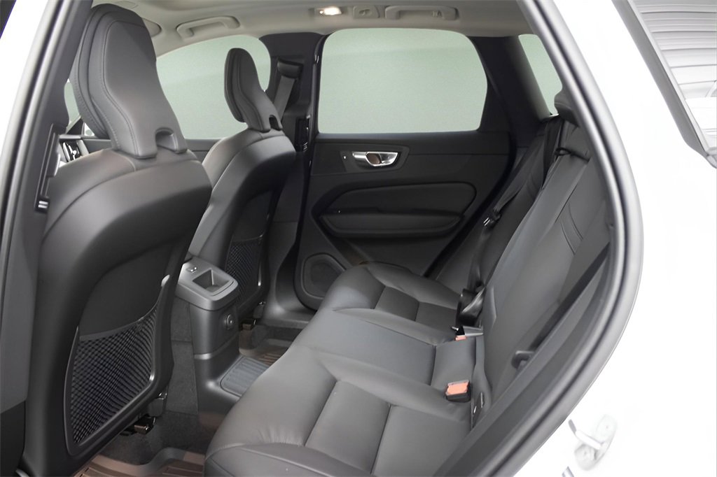 Used 2025 Volvo XC60 T8 Plus w/ Protection Package Premier image 29