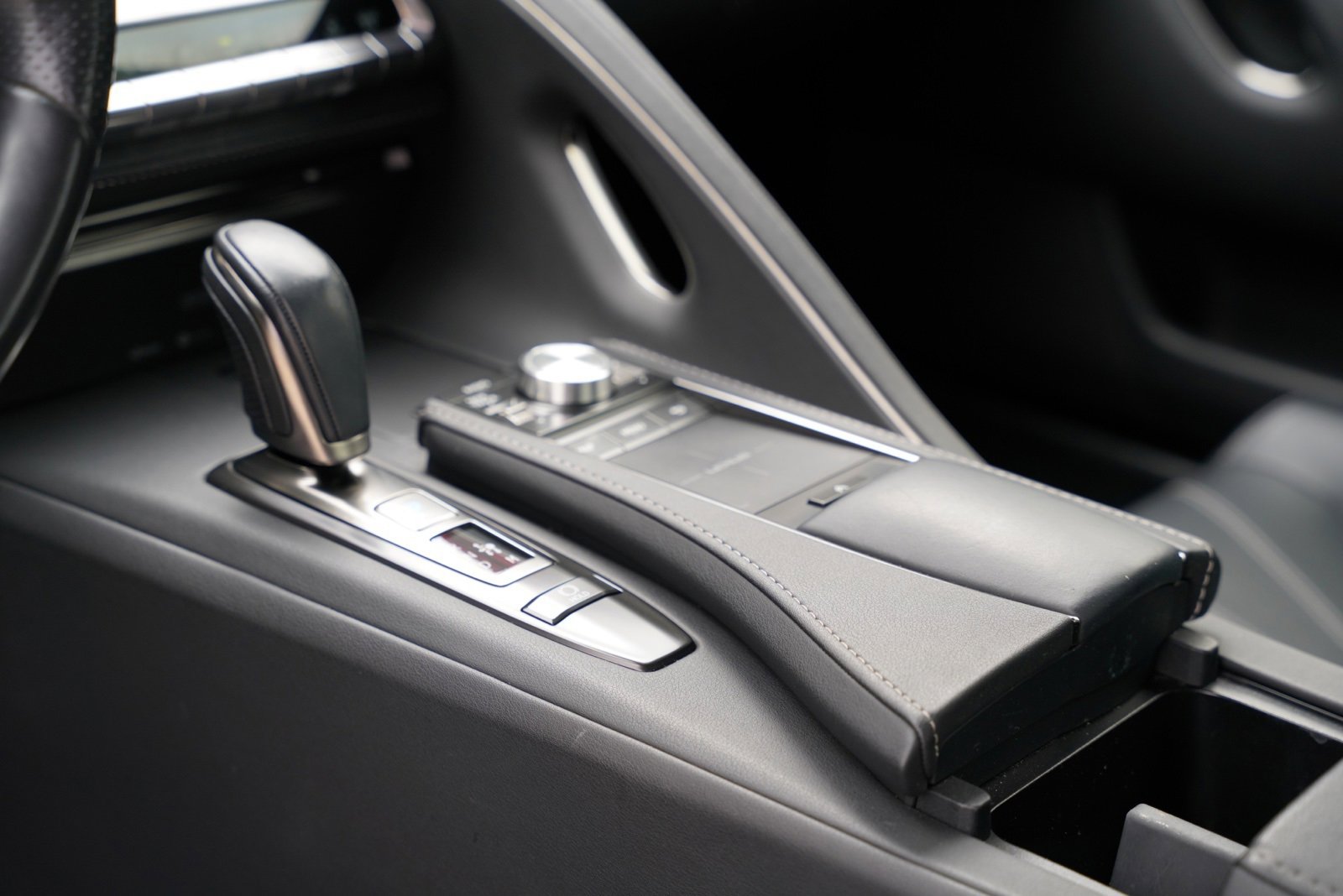 Used 2018 Lexus LC 500 Coupe w/ Touring Package image 21