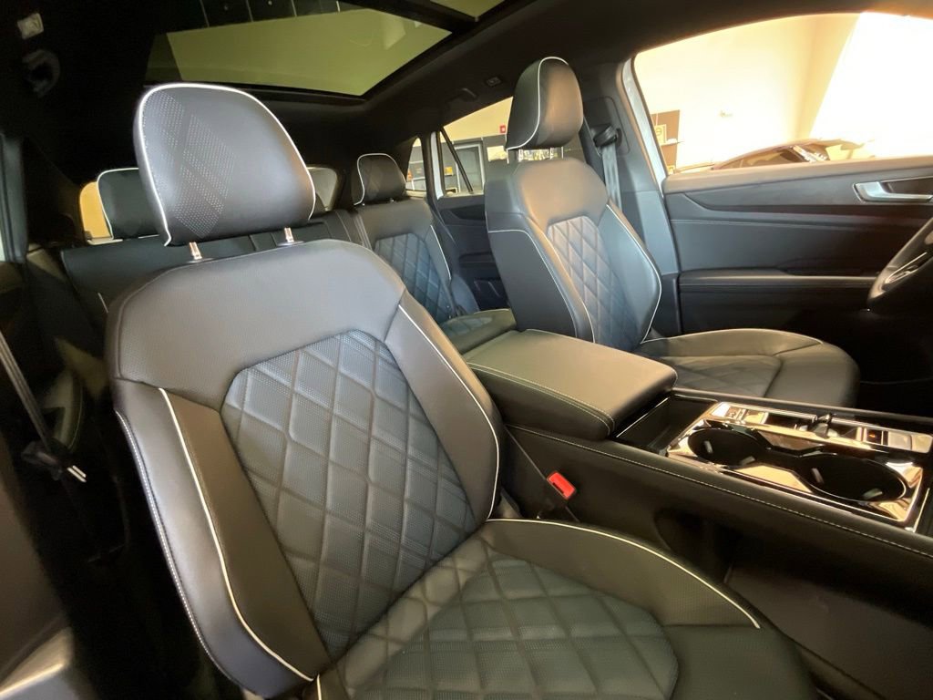 Used 2025 Volkswagen Atlas Cross Sport SEL Premium R-Line image 19