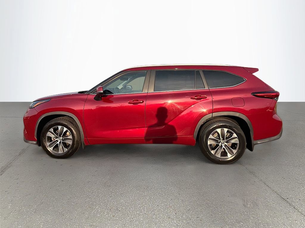 Used 2023 Toyota Highlander XLE FWD image 7