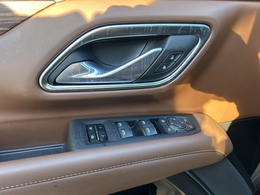 Used 2024 Chevrolet Suburban High Country w/ Advanced Technology Package image 7