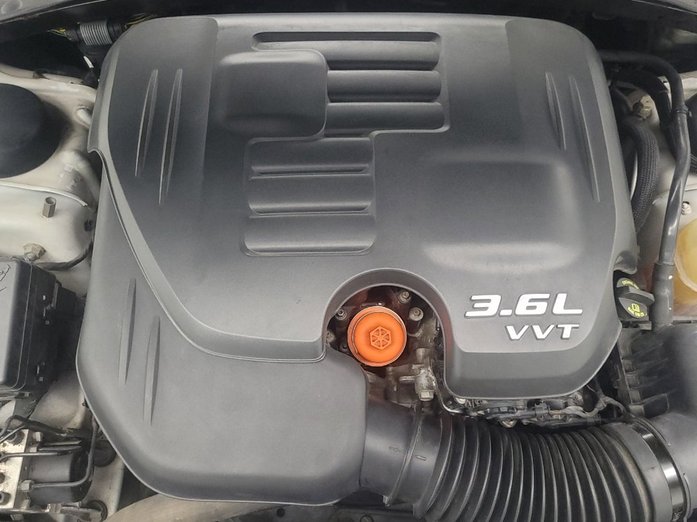 Used 2014 Chrysler 300 S AWD/4WD image 30